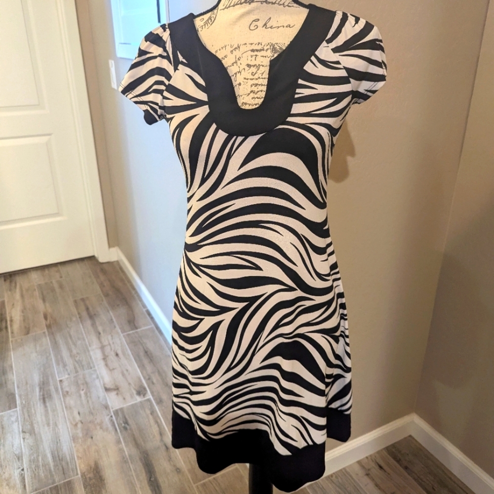 Zebra Print Short Sleeve Mini Dress Size Small To Medium Stretchy